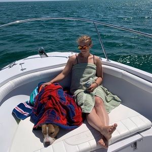 Meet your Posher, Emily